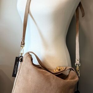 Claudia Firenze Elegant Tan Shoulder Bag